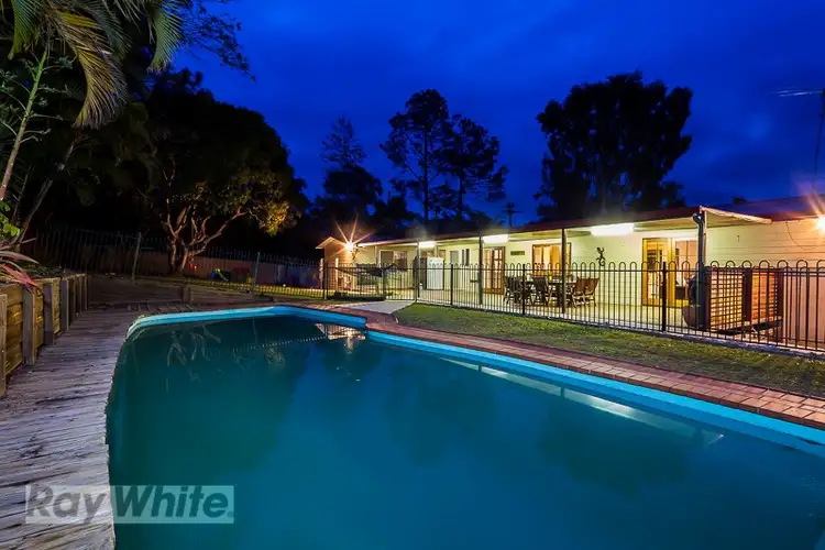 18 Kalmia Drive, Redland Bay QLD 4165