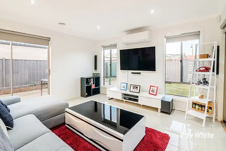 Fifth view of Homely house listing, 21 Valencia Circuit, Cranbourne VIC 3977