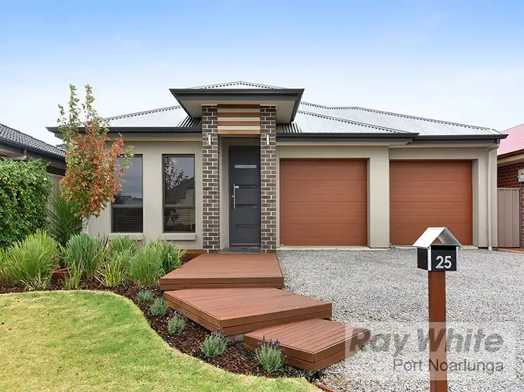 25 Sovereign Drive, Woodcroft SA 5162