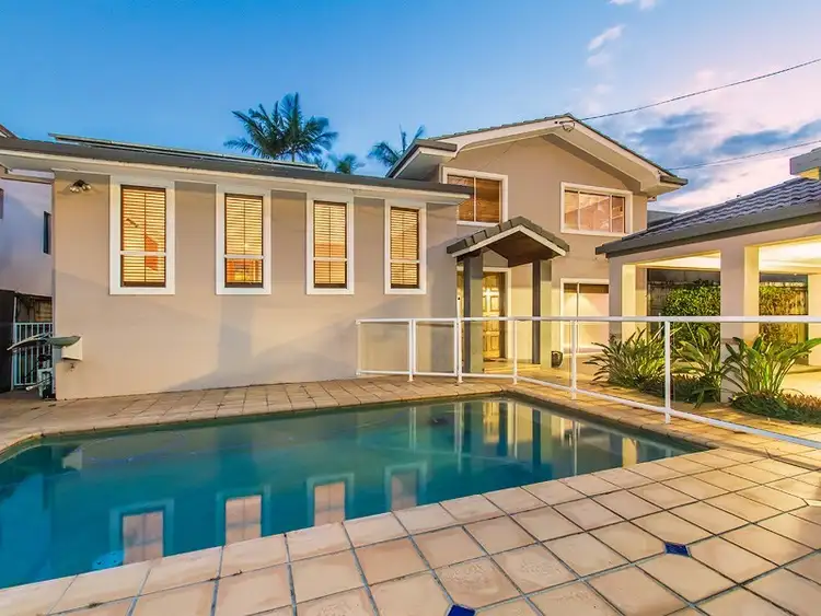 76 Slatyer Avenue, Bundall QLD 4217