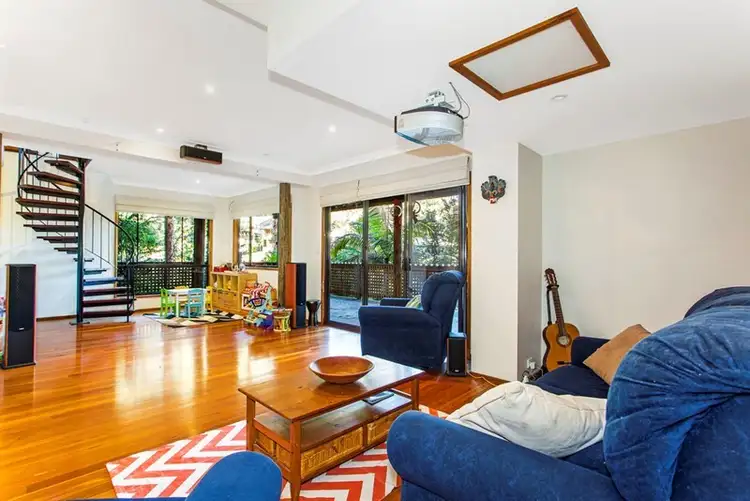 7 Easter Parade, North Avoca NSW 2260