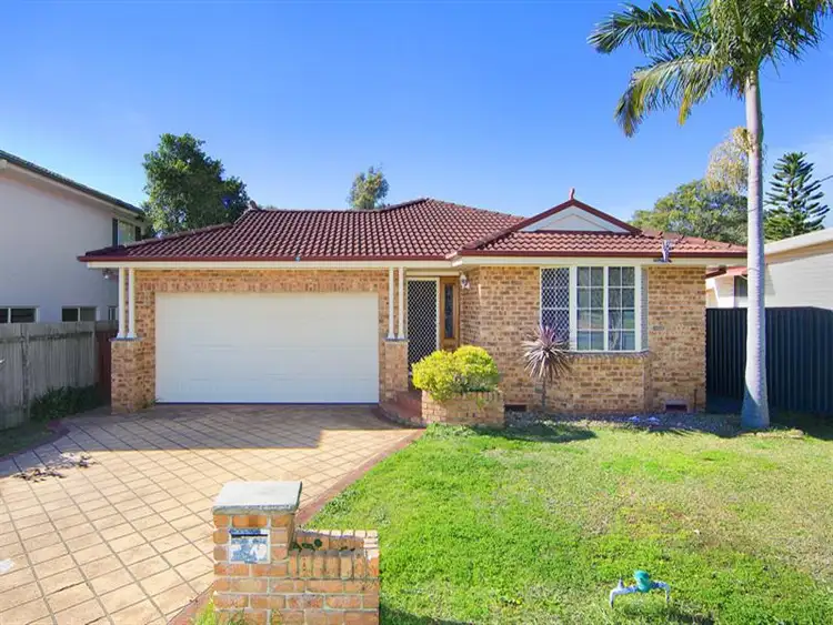 4 Papala Avenue, Bateau Bay NSW 2261