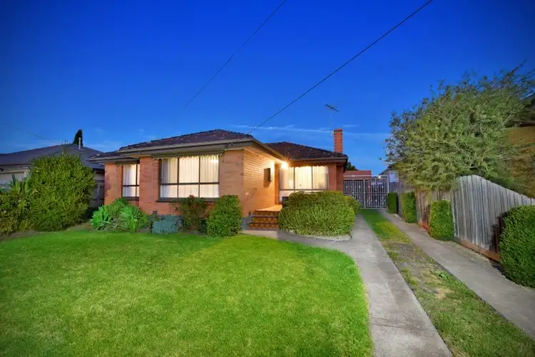 33 Somerlayton Crescent, Fawkner VIC 3060