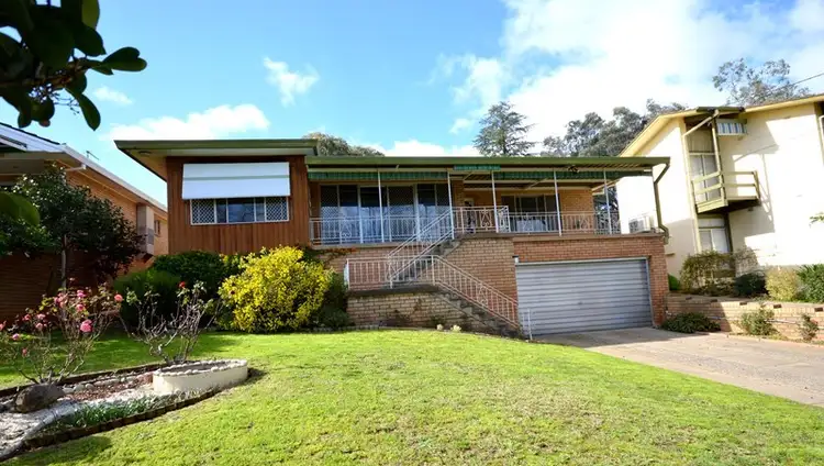 3 Henderson, Cowra NSW 2794