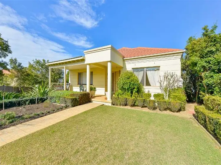 14 Elizabeth Henrietta Circuit, Macquarie Links NSW 2565