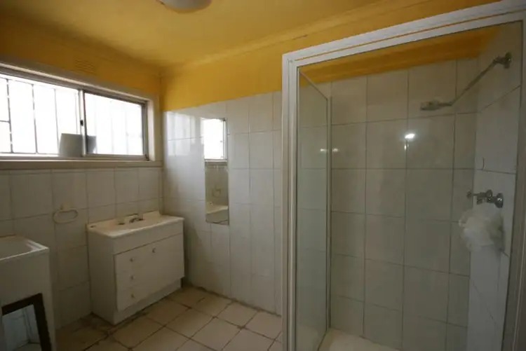 Sixth view of Homely villa listing, 3/4-8 Merton Street, St Albans VIC 3021