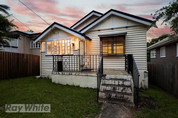 10 Nelson Street, Coorparoo QLD 4151