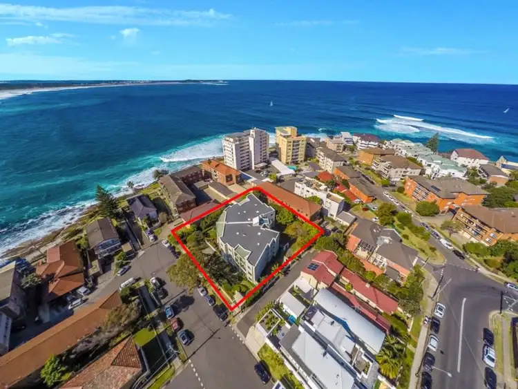 Second view of Homely apartment listing, 6/4-8 Mentone Avenue, Cronulla NSW 2230