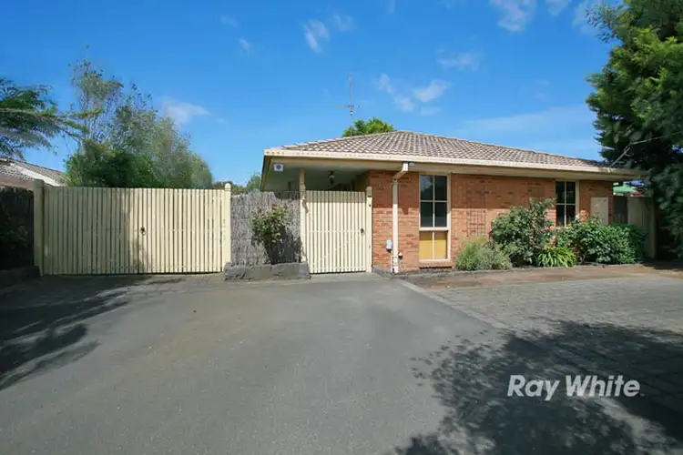 Second view of Homely house listing, 4 Maureen Close, Cranbourne West VIC 3977