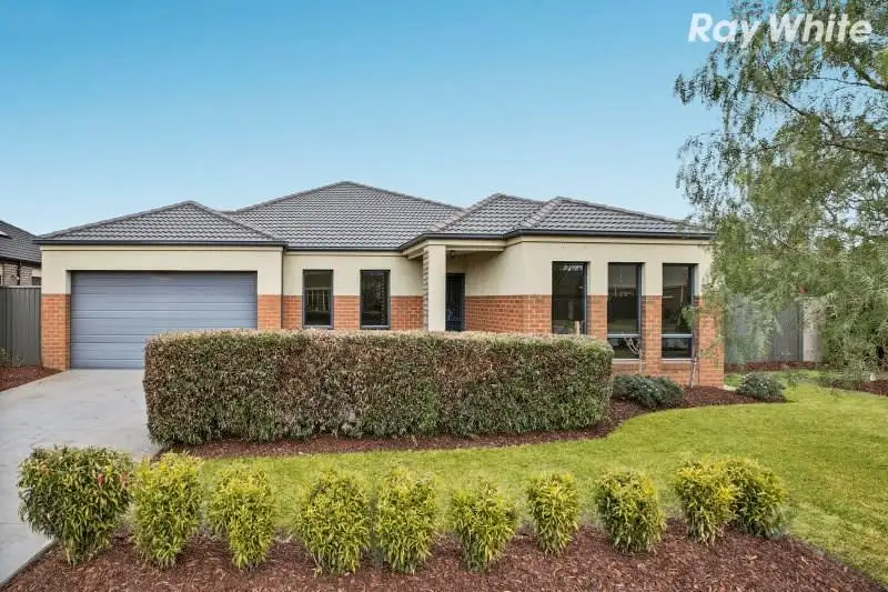 Main view of Homely house listing, 17 Everly Circuit, Pakenham VIC 3810