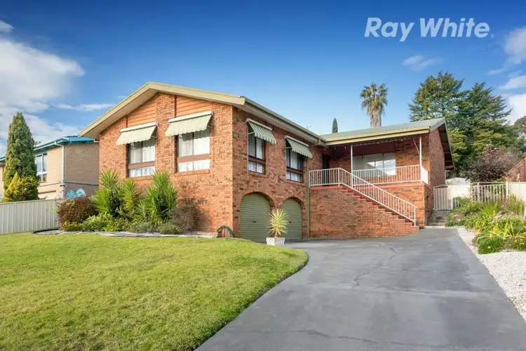 901 Clinton Avenue, West Albury NSW 2640