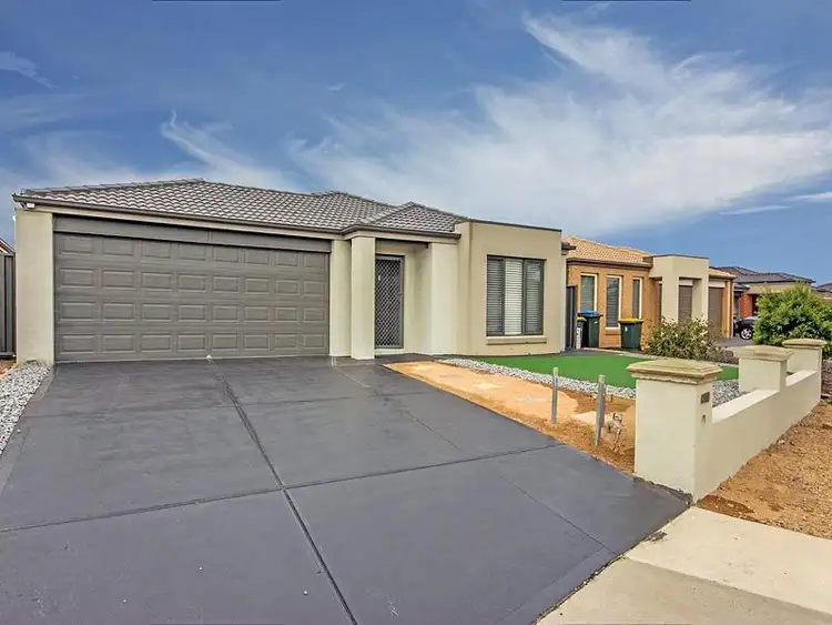 Second view of Homely house listing, 10 Yandee Court, Truganina VIC 3029