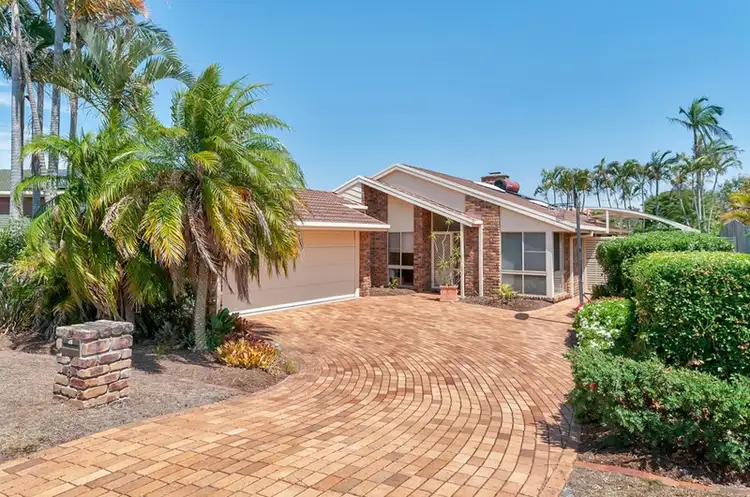8 Avinia Place, Westlake QLD 4074