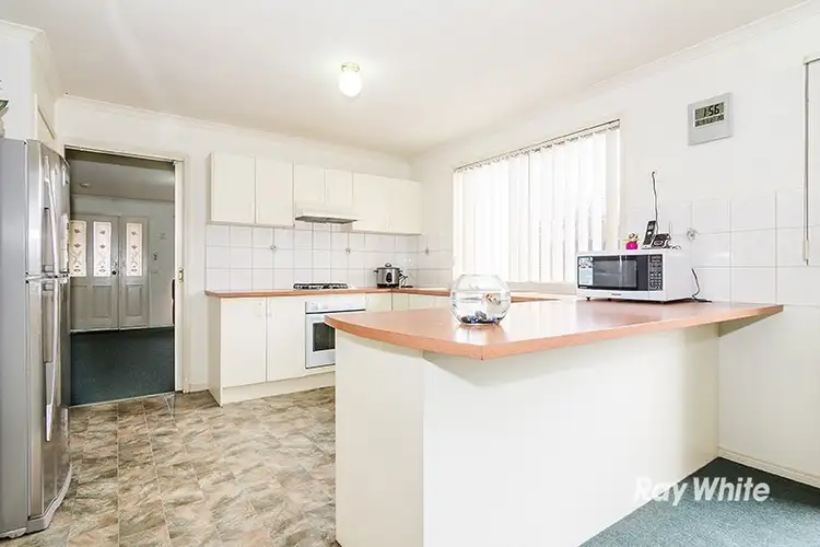 63 Scarborough Avenue, Cranbourne West VIC 3977