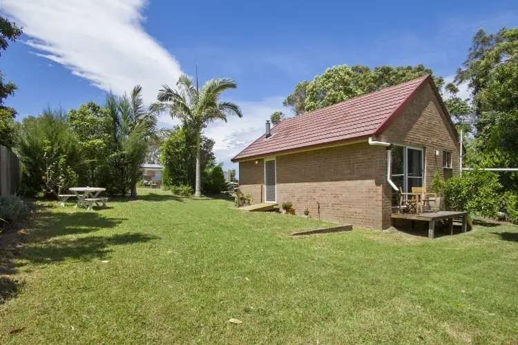 24 Forest Parade, Tomakin NSW 2537