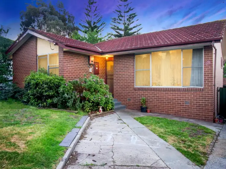 11 Whitewood Street, Frankston North VIC 3200