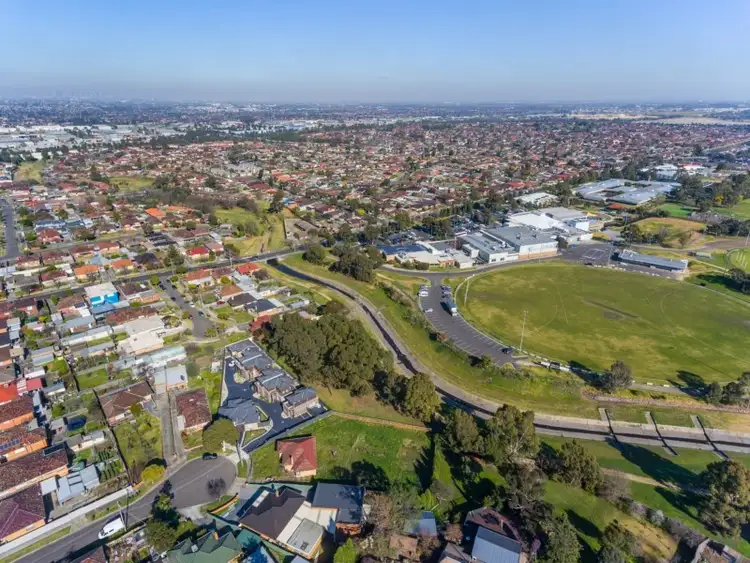 Fifth view of Homely house listing, 6 Pioneer Court, Thomastown VIC 3074