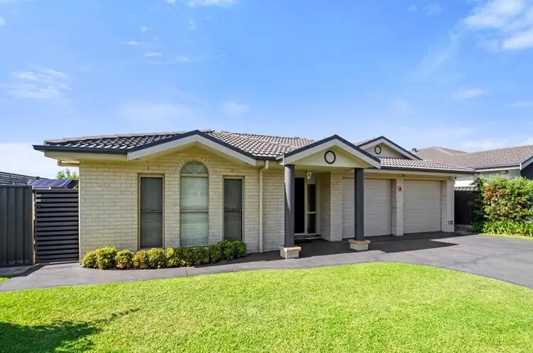 1 Penterong Way, Haywards Bay NSW 2530