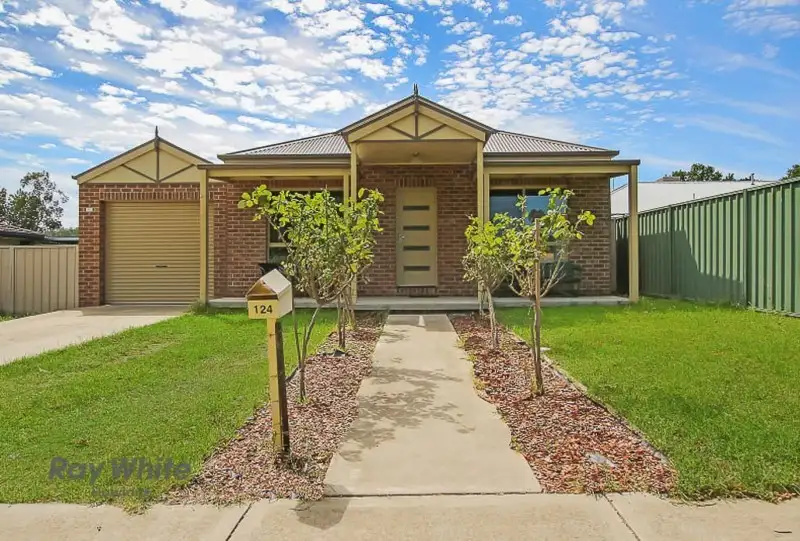 Main view of Homely house listing, 124 Sturt Street, Howlong NSW 2643