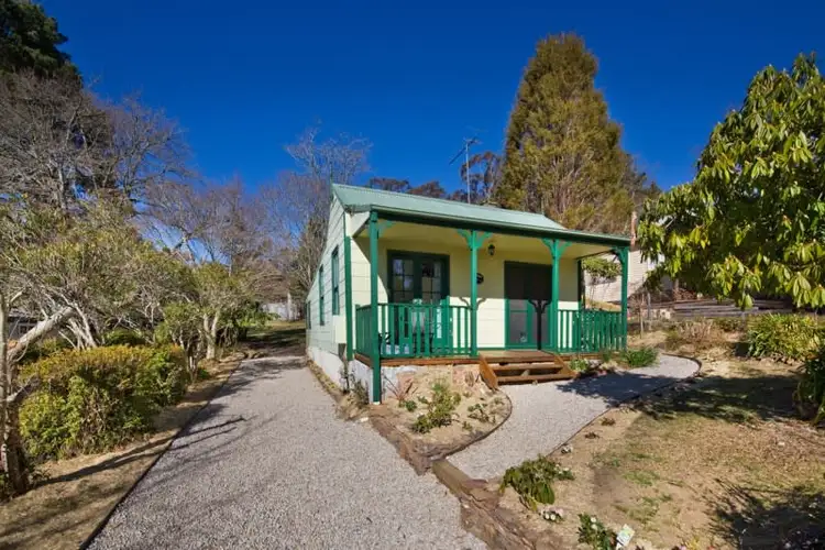 19 Lookout Street, Blackheath NSW 2785