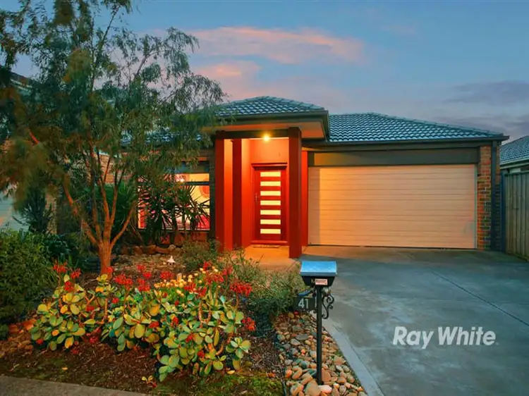 41 Bluemist Circuit, Lyndhurst VIC 3975