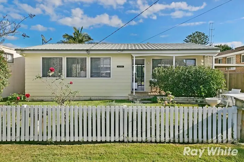Main view of Homely house listing, 10 Mirreen Avenue, Davistown NSW 2251
