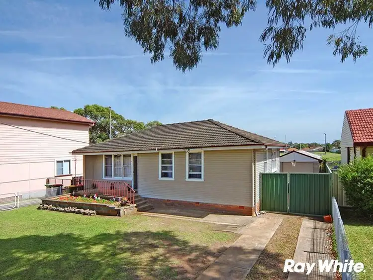 4 Pleasant Avenue, Warilla NSW 2528