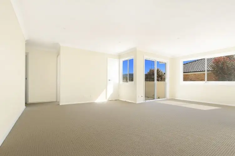 Third view of Homely villa listing, 2/5 Albert Street, Unanderra NSW 2526