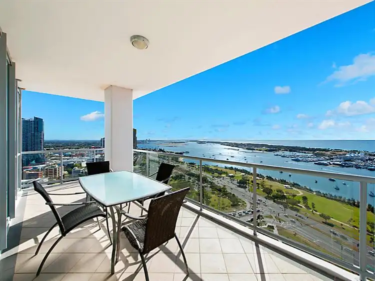 1 Como Crescent, Southport QLD 4215