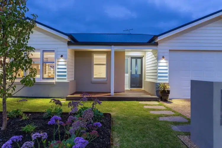 27 Macks Place, Safety Beach VIC 3936