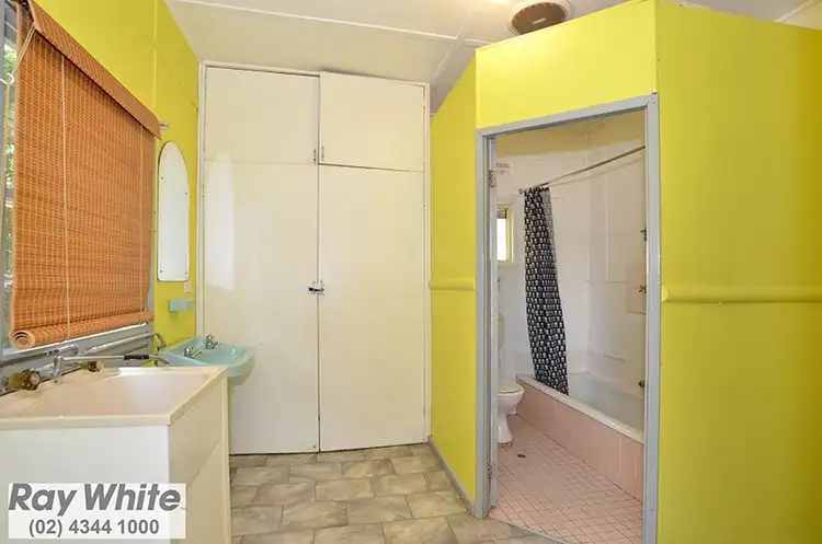 Fifth view of Homely house listing, 37 Daley Avenue, Daleys Point NSW 2257