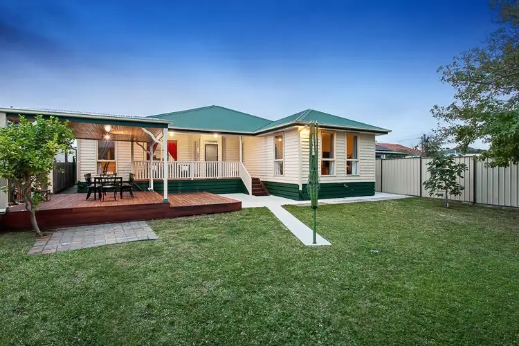 8 Seaview Crescent, Mulgrave VIC 3170