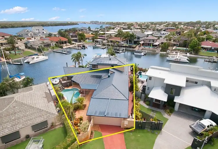 3 Wills Court, Paradise Point QLD 4216