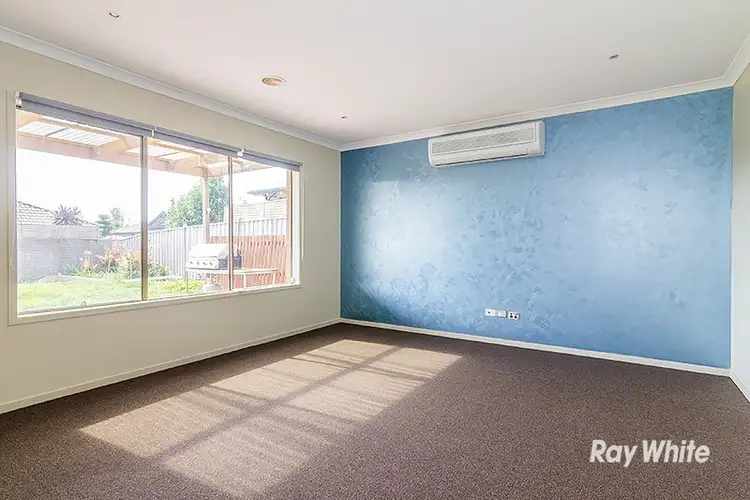Fifth view of Homely house listing, 3 Carinya Court, Cranbourne North VIC 3977