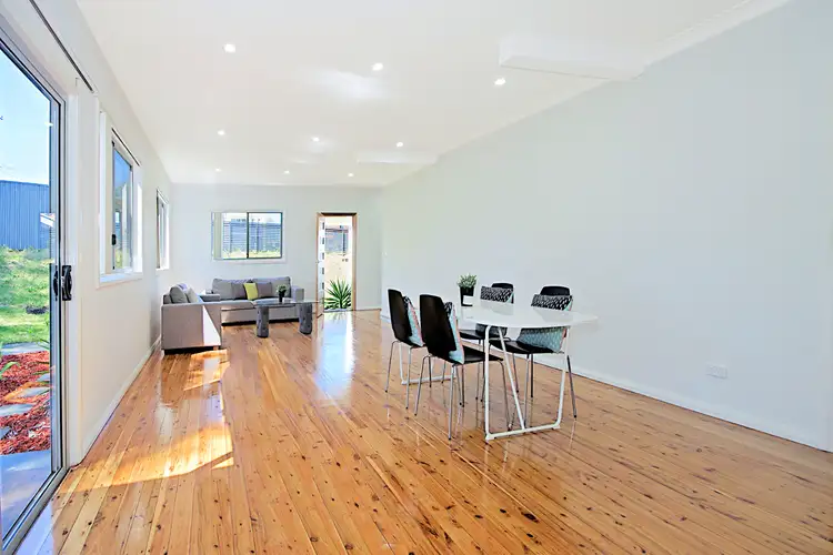 2 Henry Lawson Drive, Peakhurst NSW 2210