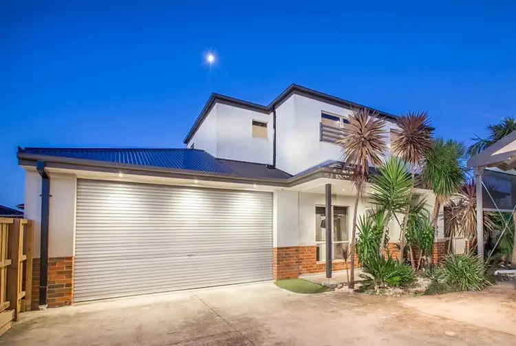 2/10 Rathcown Road, Reservoir VIC 3073