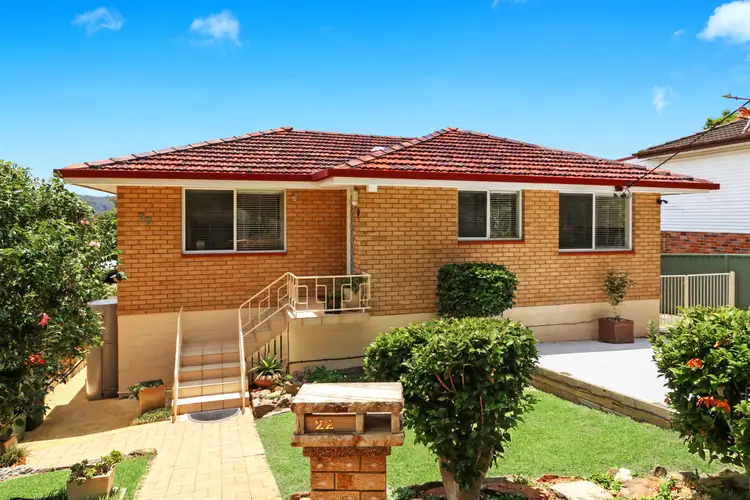 22 Tania Drive, Point Clare NSW 2250