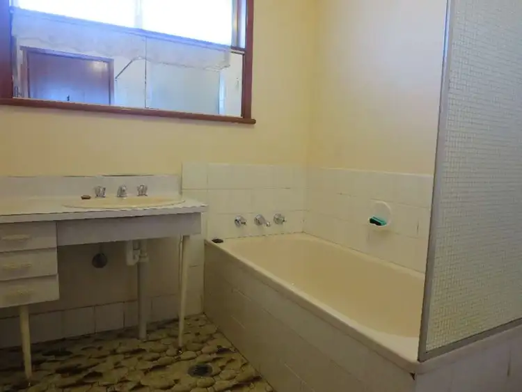Sixth view of Homely house listing, 431 English Avenue, Lavington NSW 2641