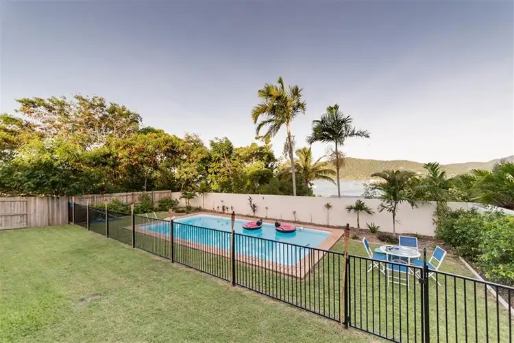5 Summit Avenue, Airlie Beach QLD 4802