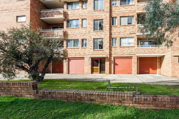 10/174 Lindsay Street, Campbelltown NSW 2560