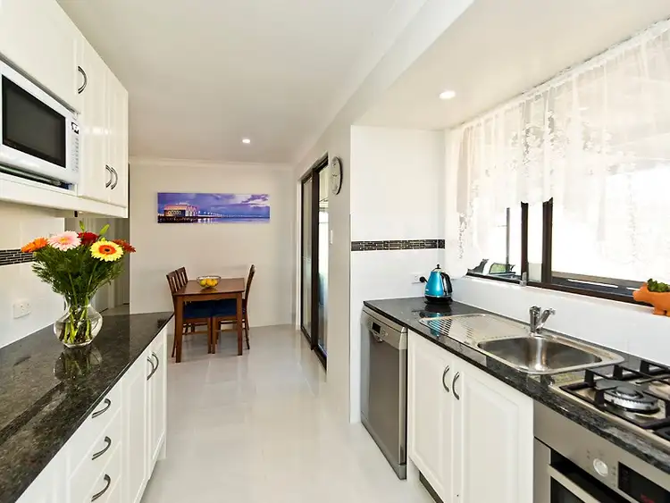 12 Carey Place, Gosnells WA 6110