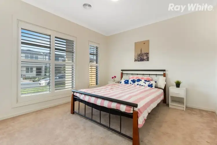Seventh view of Homely house listing, 10 Fairlight Avenue, Keysborough VIC 3173