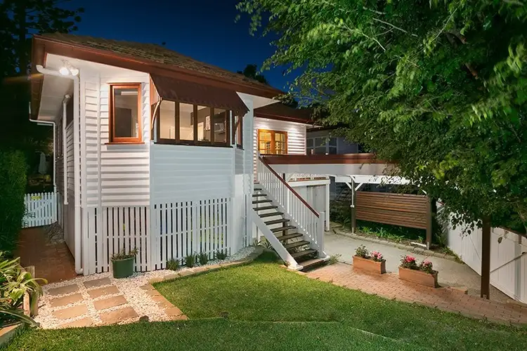 28 Wills Street, Coorparoo QLD 4151