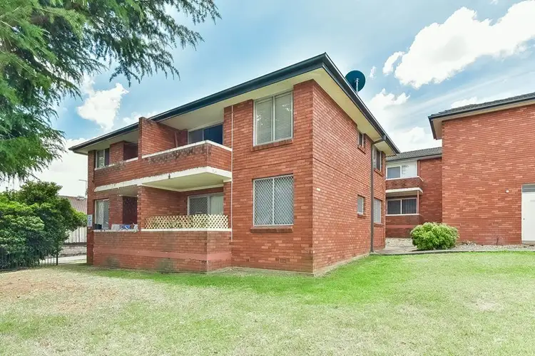 11/98 Dumaresq Street, Campbelltown NSW 2560