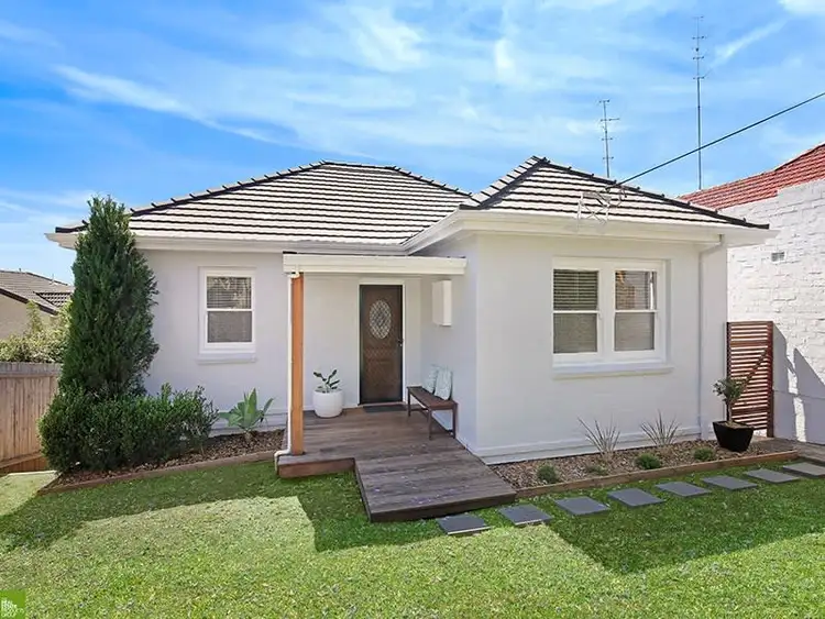 Second view of Homely house listing, 1/9 Figtree Crescent, Figtree NSW 2525
