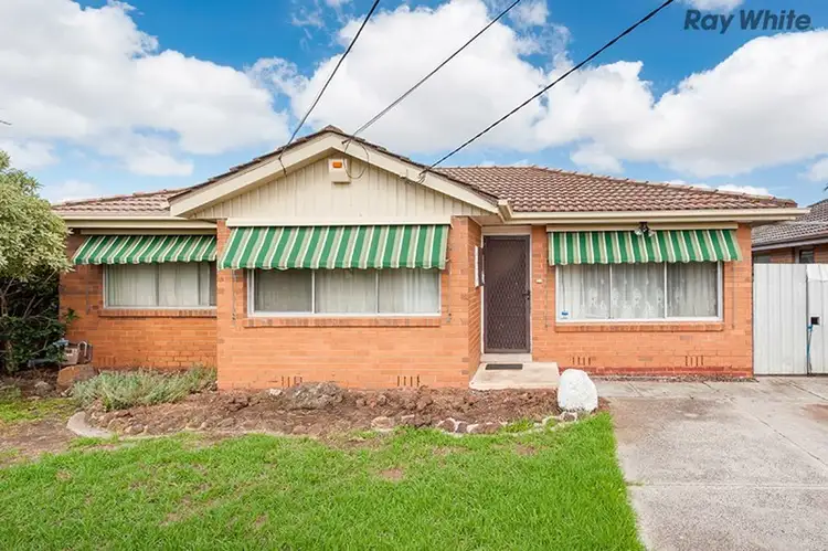 16 McRae Avenue, St Albans VIC 3021