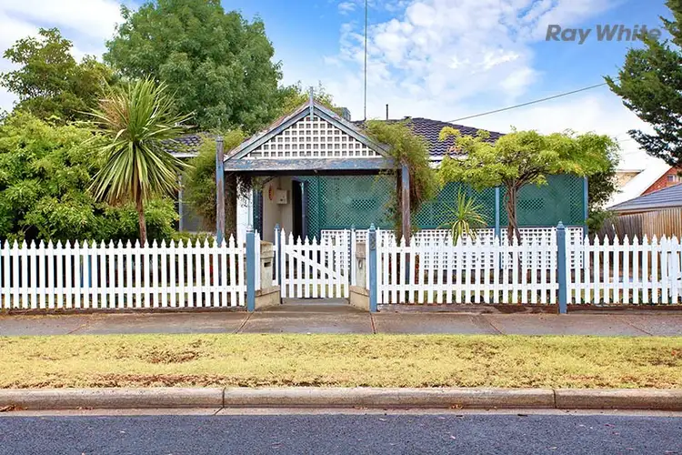 32 Evans Crescent, Laverton VIC 3028