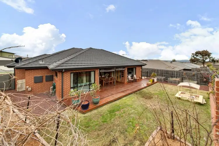 19 Kevin Curtis Crescent, Casey ACT 2913