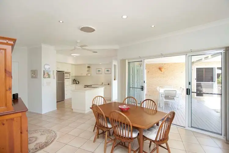 Third view of Homely house listing, 8 Oxford Close, Carindale QLD 4152