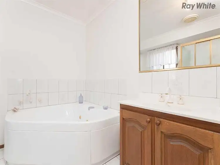 Fifth view of Homely house listing, 11 Chicquita Close, Keilor Downs VIC 3038